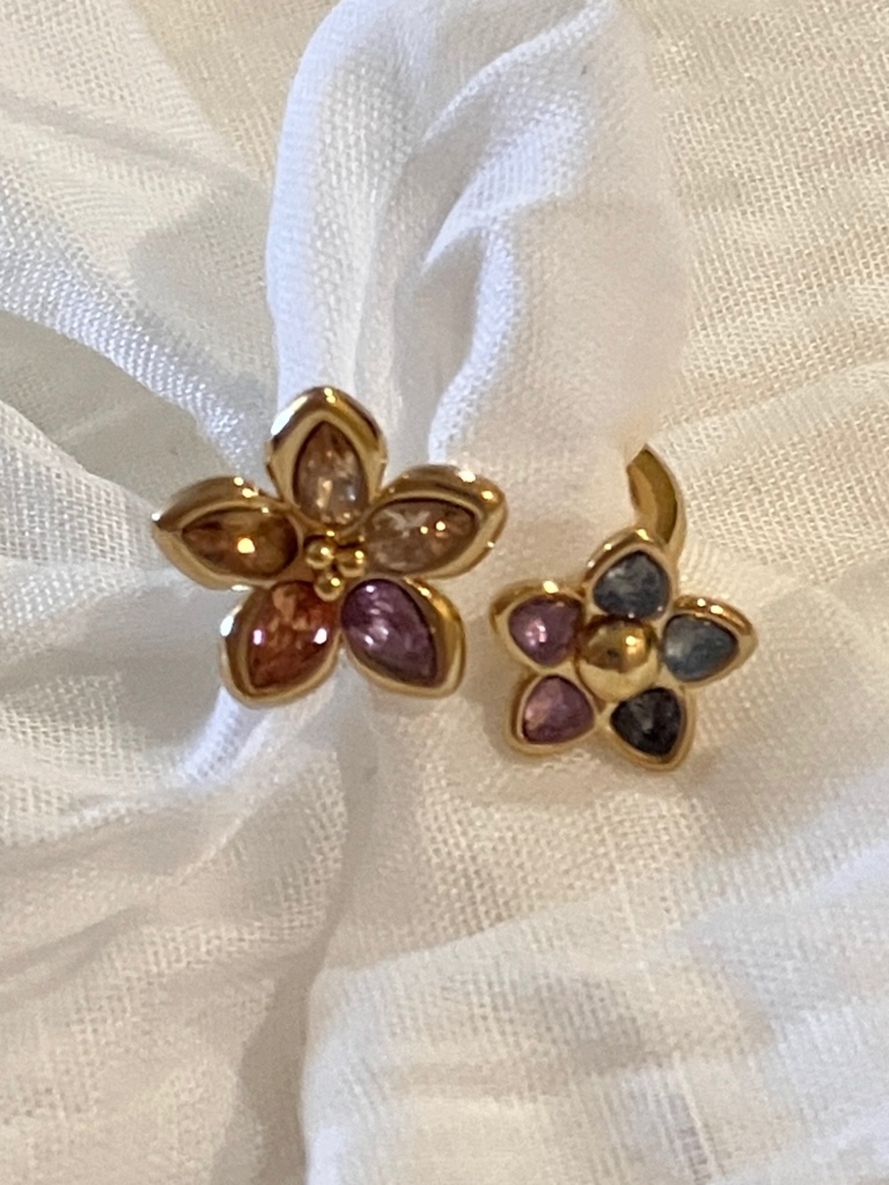 NWT Coach Multicolor Gold Flower Ring